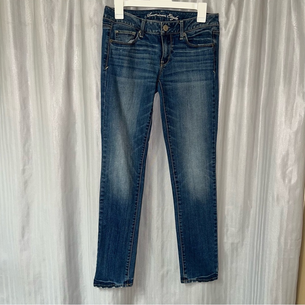 American Eagle Outfitters Women's Dark Blue Skinny raw hem Jeans size 6